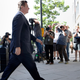 Illustration for article titled Of Course Paul Manafort Dresses Like Shit